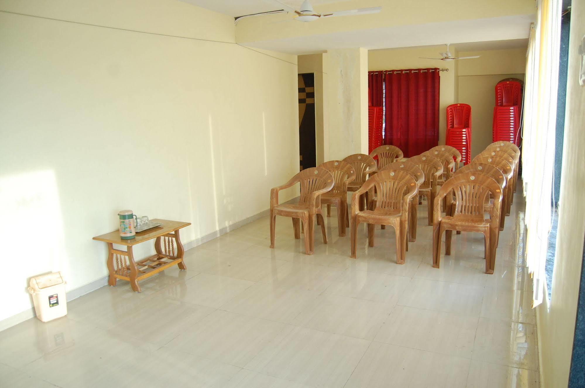 Hotel Sai Shraddha Shirdi Bagian luar foto