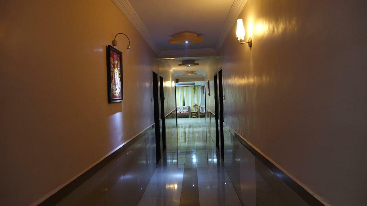 Hotel Sai Shraddha Shirdi Bagian luar foto